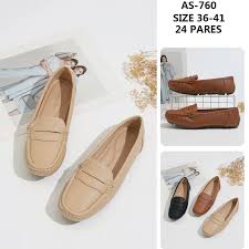 Women Classic Fashion PU Soft Leather Causal Shoes Slip on Women Flat Loafers